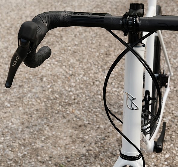 velo-aloueta-blanc-rhone-acier