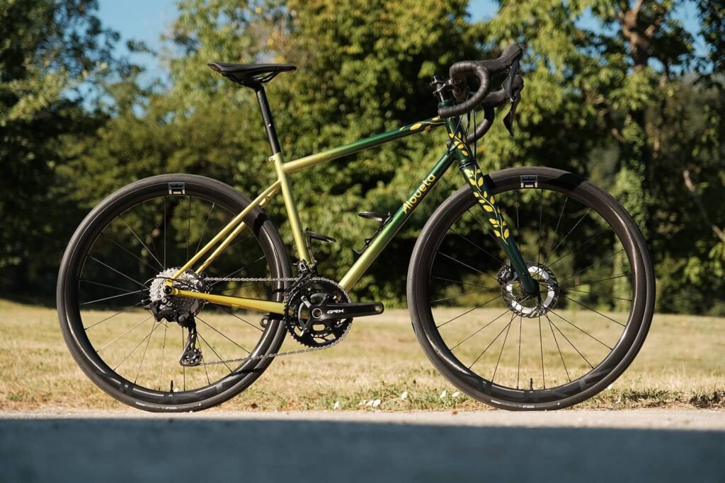 velo-allroad-vert-aloueta-acier